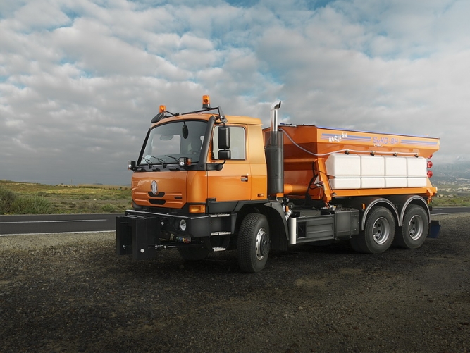 6x6 GRITTING VEHICLE