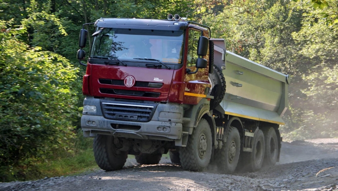 TATRA PHOENIX presentation to the public