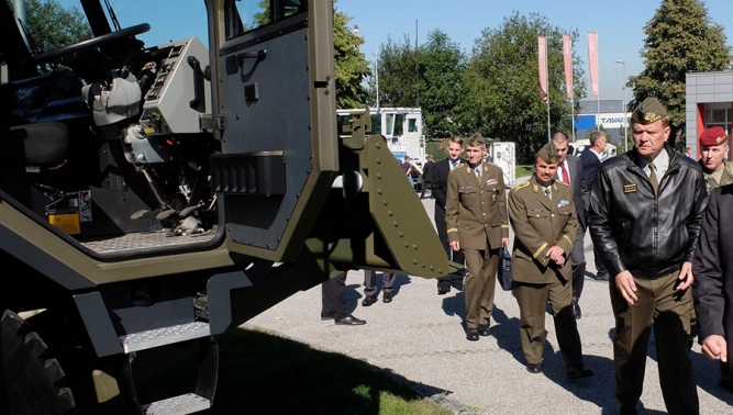 Visit to Tatra Kopřivnice by the Chief of General Staff